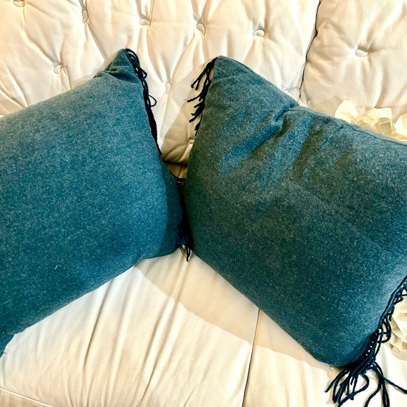 Accent Pillows - Picture 1 of 7